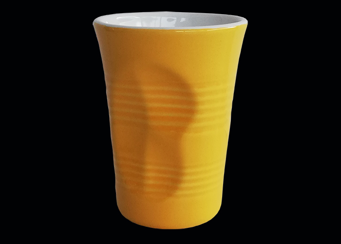 mug grande bicchierino accartocciato giallo